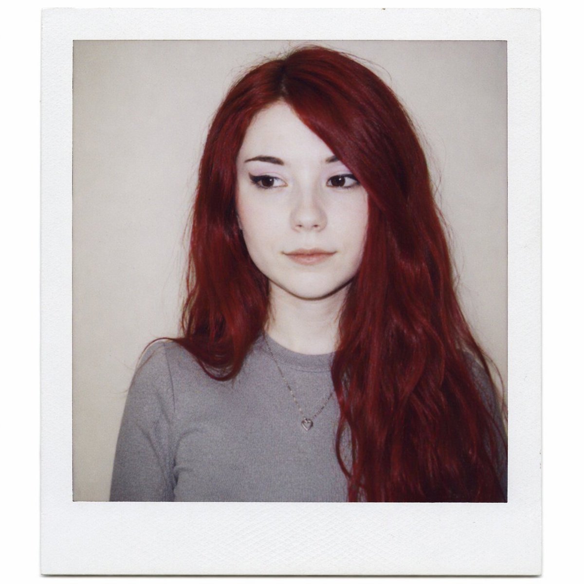 怀旧宝丽来人像提示词