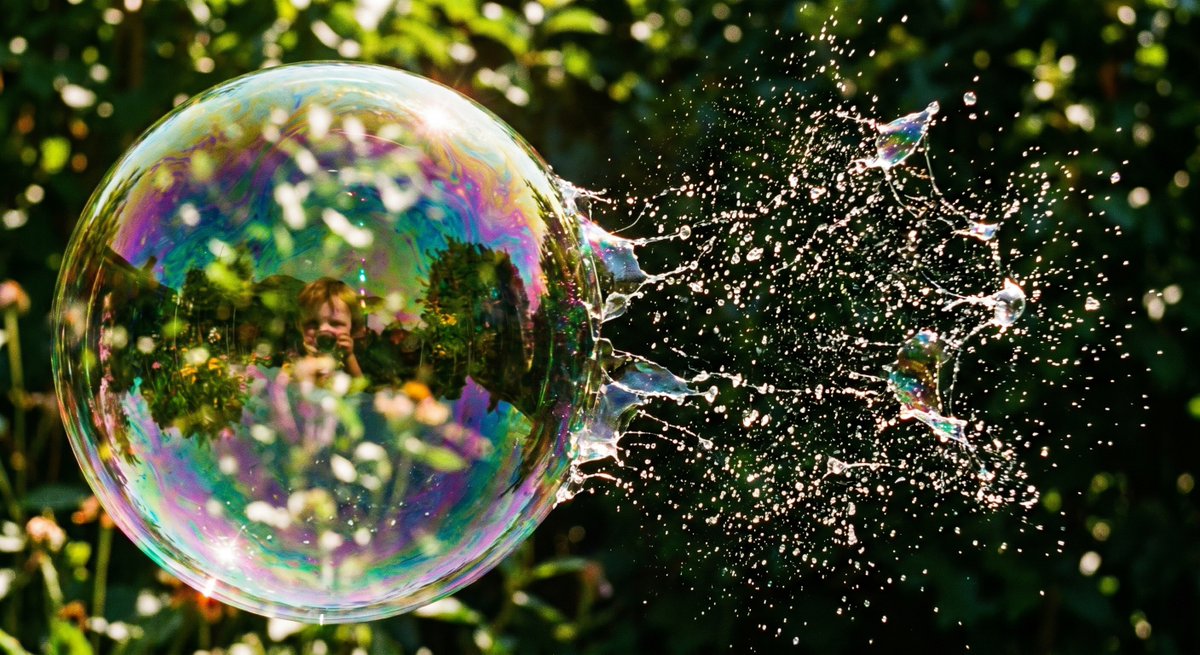 肥皂泡破裂微距摄影