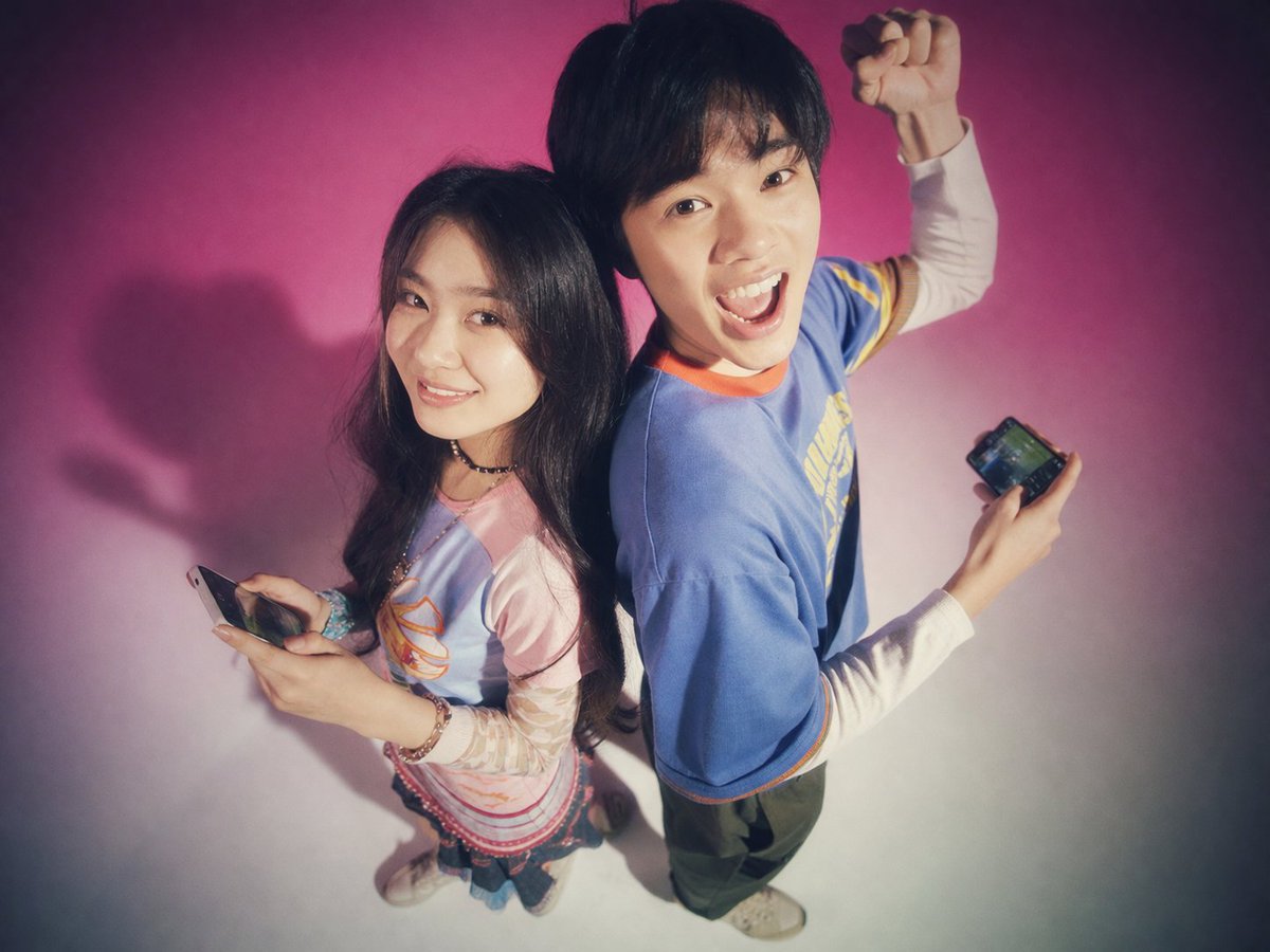 Y2K 青少年杂志风格摄影棚肖像