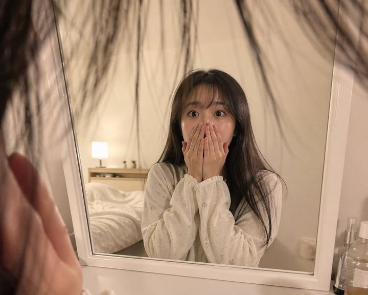 第一人称镜面卧室照片